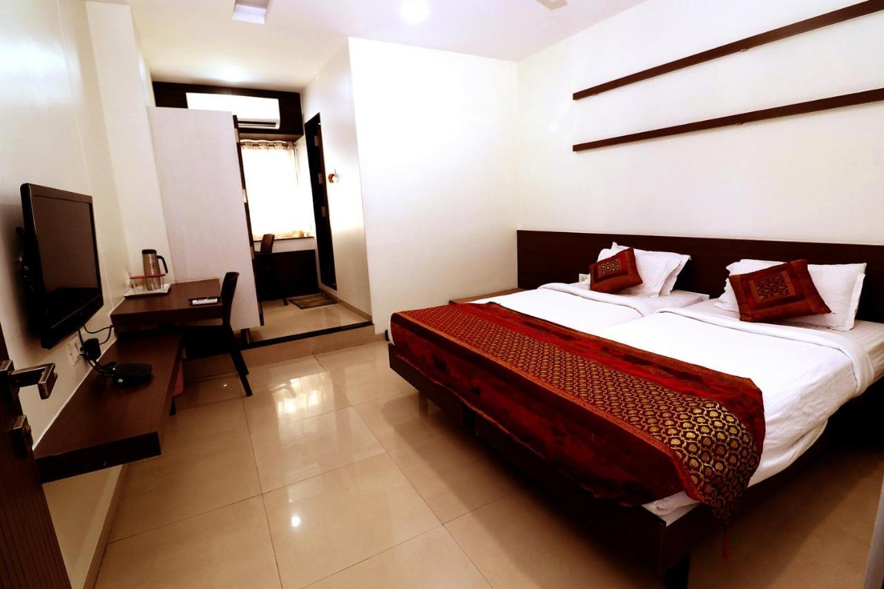 Hotel Girnar Aurangabad (Maharashtra) Exterior foto