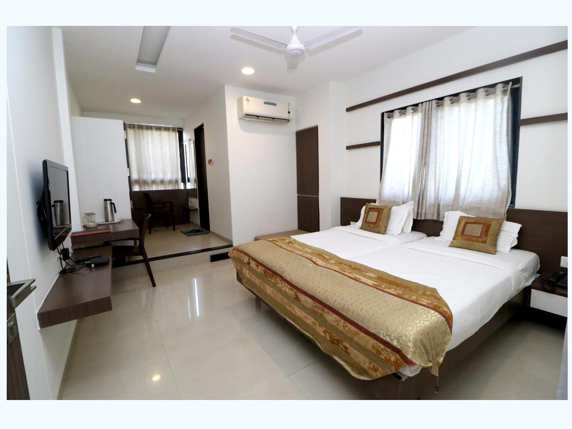 Hotel Girnar Aurangabad (Maharashtra) Exterior foto