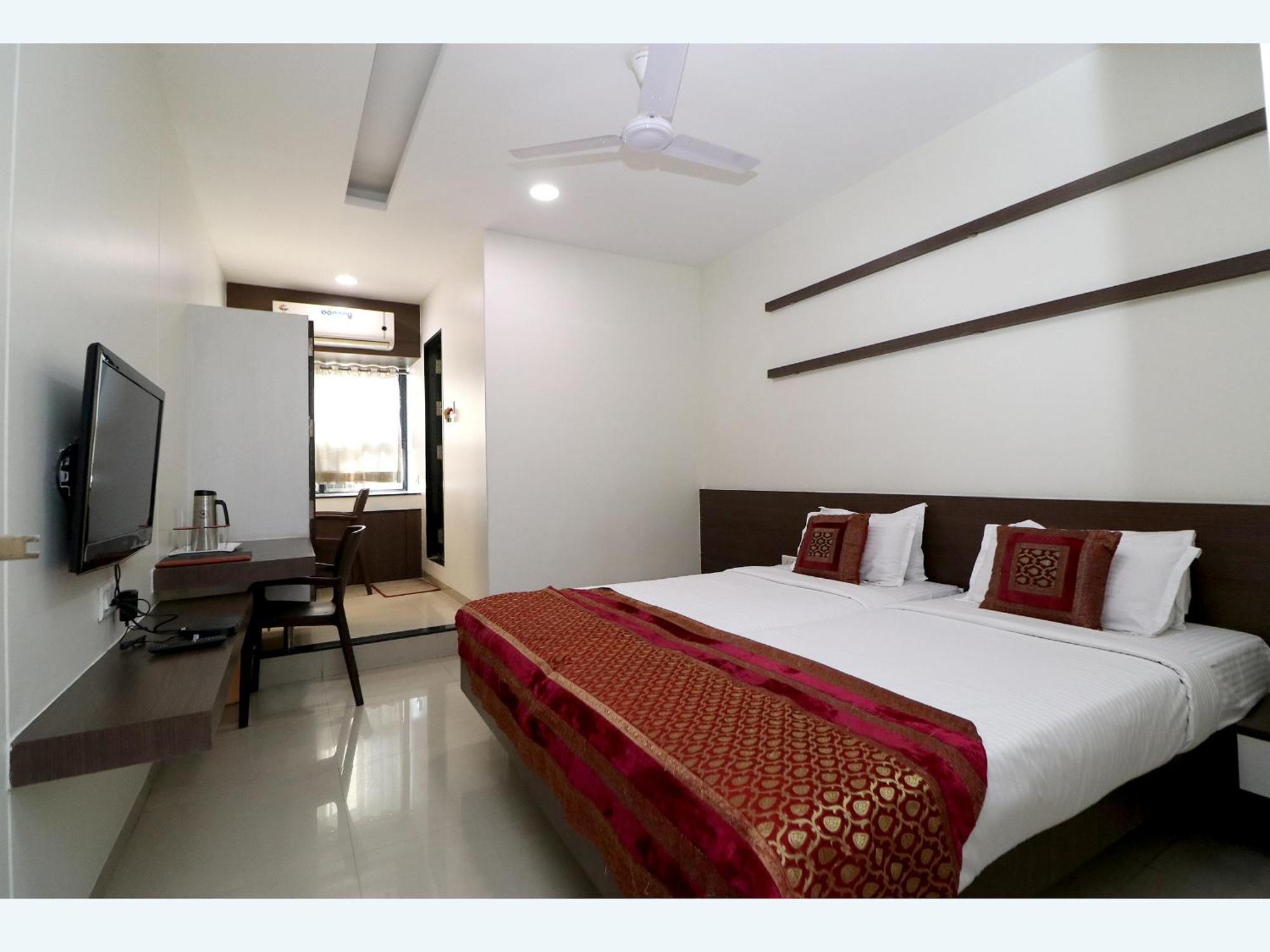 Hotel Girnar Aurangabad (Maharashtra) Exterior foto