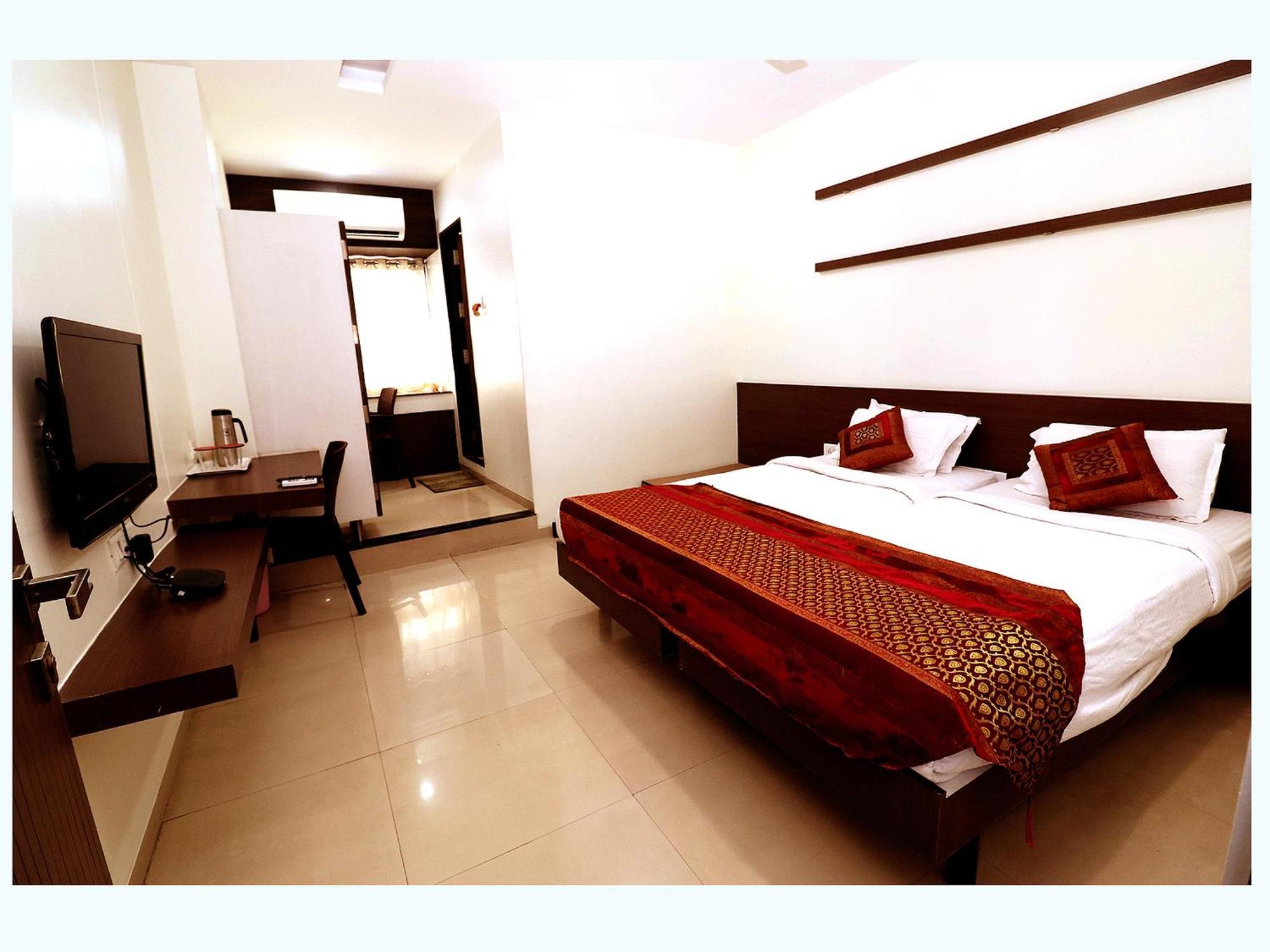 Hotel Girnar Aurangabad (Maharashtra) Exterior foto
