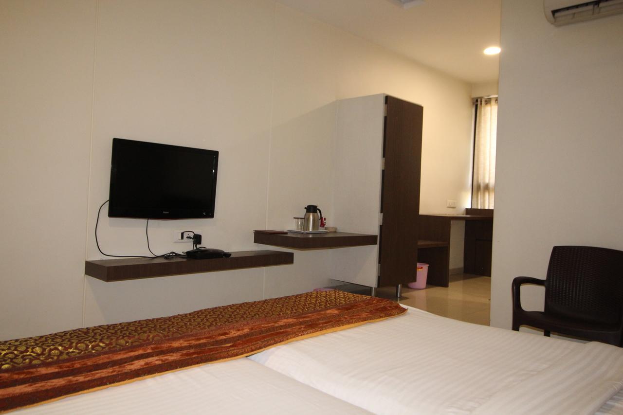Hotel Girnar Aurangabad (Maharashtra) Exterior foto